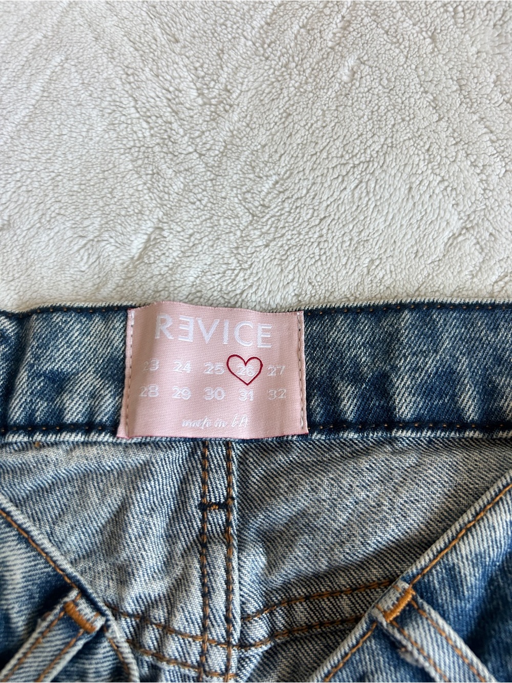 NWT REVICE Denim follow my lead blue jeans in Size 26 - Picture 4 of 11